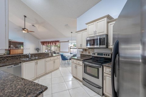 Villa ou maison à vendre à Plantation, Floride: 4 chambres, 231.14 m2 № 1947380 - photo 18