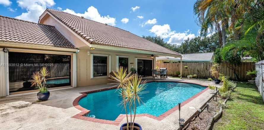 Villa ou maison à Plantation, Floride 4 chambres, 231.14 m2 № 1947380