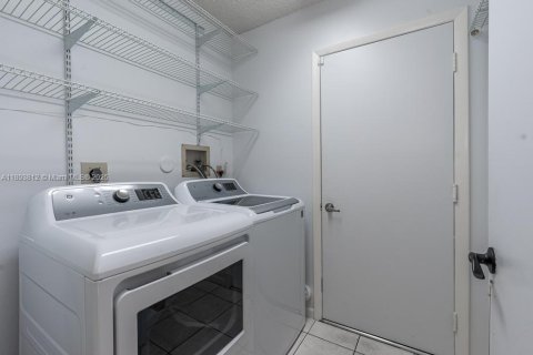 Villa ou maison à vendre à Plantation, Floride: 4 chambres, 231.14 m2 № 1947380 - photo 23