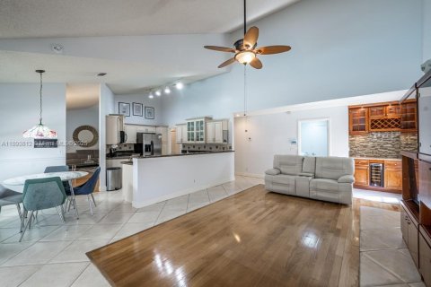 Villa ou maison à vendre à Plantation, Floride: 4 chambres, 231.14 m2 № 1947380 - photo 19
