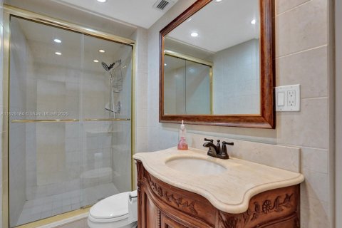 Condo in Hollywood, Florida, 2 bedrooms  № 1811530 - photo 11