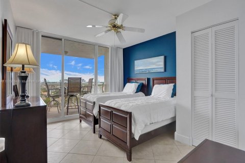 Condo in Hollywood, Florida, 2 bedrooms  № 1811530 - photo 10