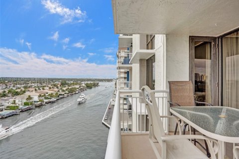 Condo in Hollywood, Florida, 2 bedrooms  № 1811530 - photo 2