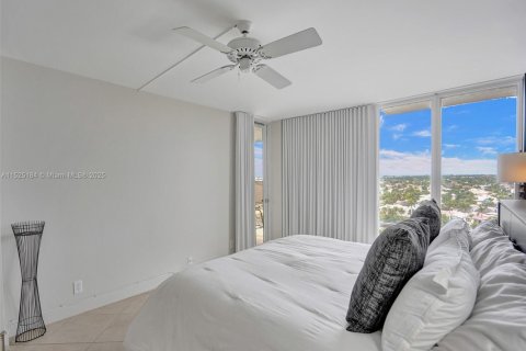 Condo in Hollywood, Florida, 2 bedrooms  № 1811530 - photo 25