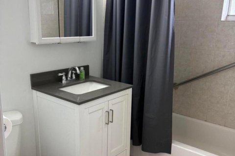 Immobilier commercial à vendre à Lantana, Floride: 120.22 m2 № 2429972 - photo 12
