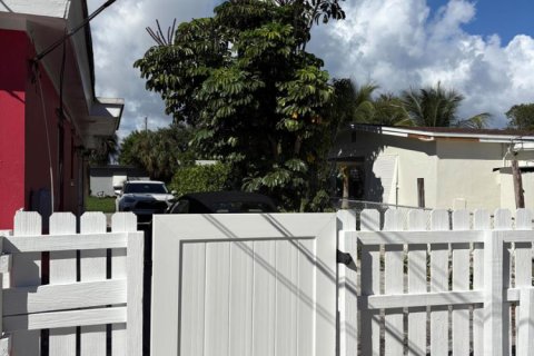 Immobilier commercial à vendre à Lantana, Floride: 120.22 m2 № 2429972 - photo 15