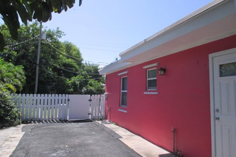 Immobilier commercial à vendre à Lantana, Floride: 120.22 m2 № 2429972 - photo 3