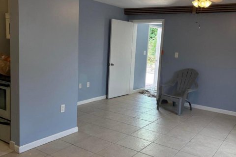 Immobilier commercial à vendre à Lantana, Floride: 120.22 m2 № 2429972 - photo 6