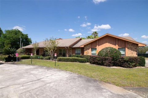 Villa ou maison à vendre à Orlando, Floride: 6 chambres, 587.79 m2 № 1114250 - photo 1