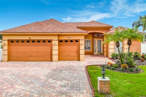 Casa en Land O' Lakes, Florida 4 dormitorios, 196.58 m2 № 2386295