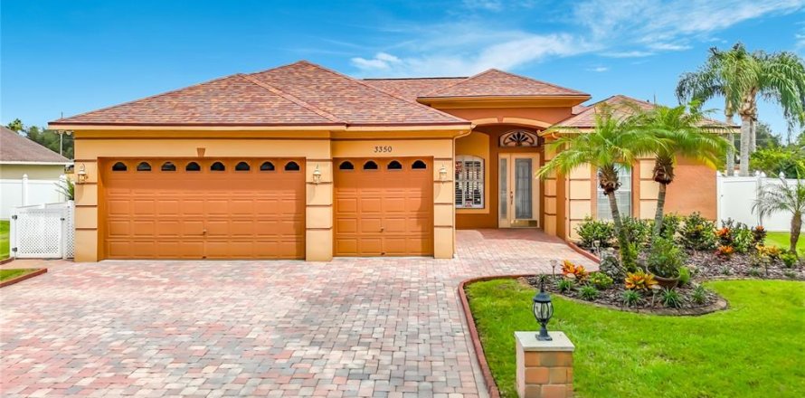 Casa en Land O' Lakes, Florida 4 dormitorios, 196.58 m2 № 2386295