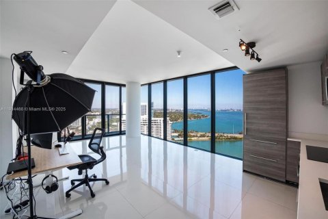 Снять в аренду кондоминиум в Майами, Флорида 1 спальня, 65.59м2, № 1970006 - фото 2