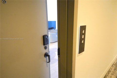 Copropriété à louer à Miami, Floride: 57.41 m2 № 1959908 - photo 2