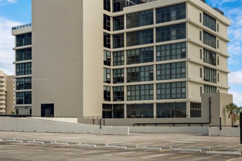 Copropriété à louer à Miami, Floride: 57.41 m2 № 1959908 - photo 11