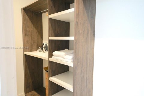 Copropriété à louer à Miami, Floride: 57.41 m2 № 1959908 - photo 5