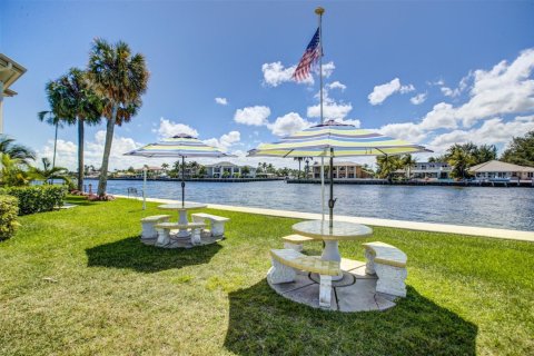 Condominio en alquiler en Pompano Beach, Florida, 2 dormitorios, 97.55 m2 № 1230287 - foto 1