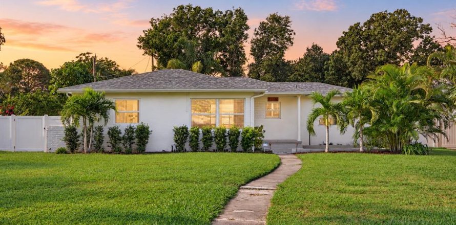 Villa ou maison à Saint Petersburg, Floride 2 chambres, 102.94 m2 № 2418379