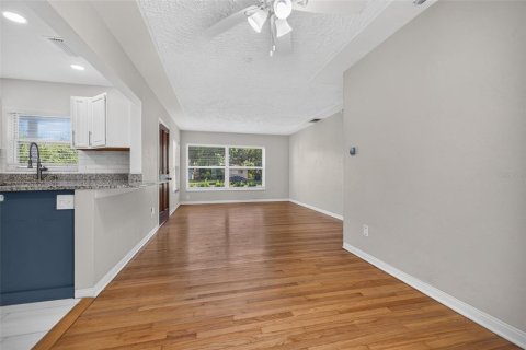 Villa ou maison à vendre à Saint Petersburg, Floride: 2 chambres, 102.94 m2 № 2418379 - photo 10