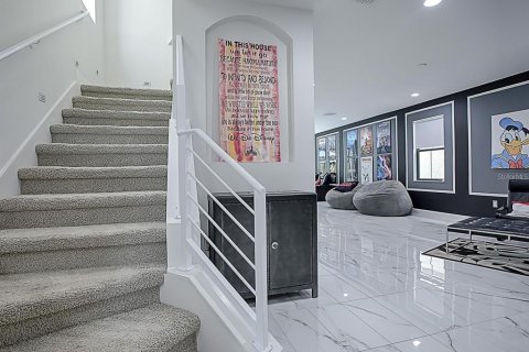 Casa en alquiler en Orlando, Florida, 4 dormitorios, 323.39 m2 № 1877098 - foto 25