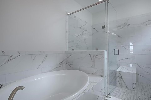 Casa en alquiler en Orlando, Florida, 4 dormitorios, 323.39 m2 № 1877098 - foto 20