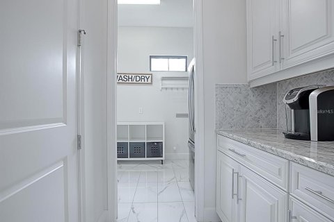 Casa en alquiler en Orlando, Florida, 4 dormitorios, 323.39 m2 № 1877098 - foto 10