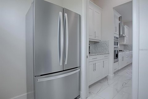 Casa en alquiler en Orlando, Florida, 4 dormitorios, 323.39 m2 № 1877098 - foto 12