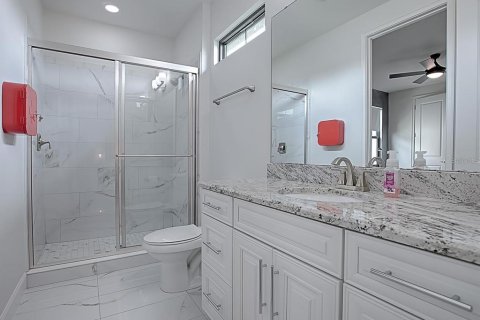 Casa en alquiler en Orlando, Florida, 4 dormitorios, 323.39 m2 № 1877098 - foto 23