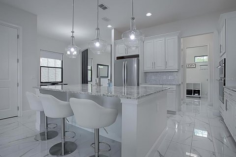 Casa en alquiler en Orlando, Florida, 4 dormitorios, 323.39 m2 № 1877098 - foto 6