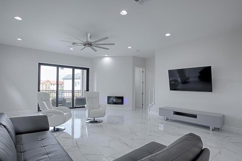Casa en alquiler en Orlando, Florida, 4 dormitorios, 323.39 m2 № 1877098 - foto 3