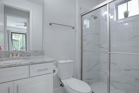 Casa en alquiler en Orlando, Florida, 4 dormitorios, 323.39 m2 № 1877098 - foto 29