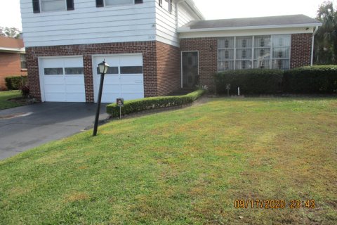 House in Jacksonville, Florida 3 bedrooms, 175.03 sq.m. № 853376 - photo 1