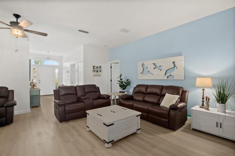Casa en venta en Palm Coast, Florida, 4 dormitorios, 219.34 m2 № 2386726 - foto 6