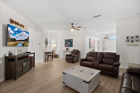 Casa en venta en Palm Coast, Florida, 4 dormitorios, 219.34 m2 № 2386726 - foto 7