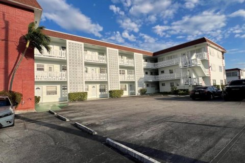 Copropriété à vendre à Lauderhill, Floride: 2 chambres, 88.26 m2 № 2241224 - photo 2