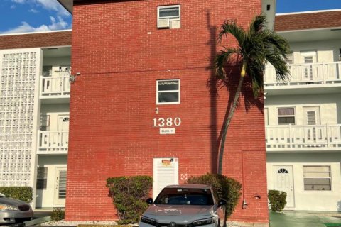 Condo in Lauderhill, Florida, 2 bedrooms  № 2241224