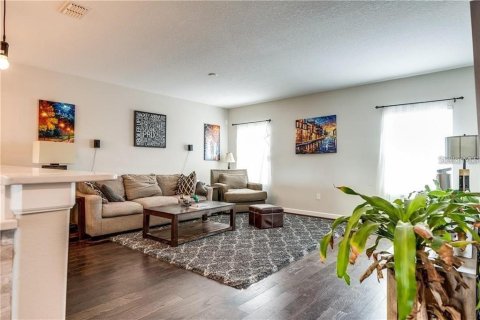 Townhouse in Tampa, Florida 3 bedrooms, 206.8 sq.m. № 1821276 - photo 2