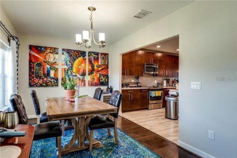 Townhouse in Tampa, Florida 3 bedrooms, 206.8 sq.m. № 1821276 - photo 10