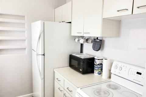 Copropriété à louer à Bradenton, Floride: 2 chambres, 84.73 m2 № 292763 - photo 9