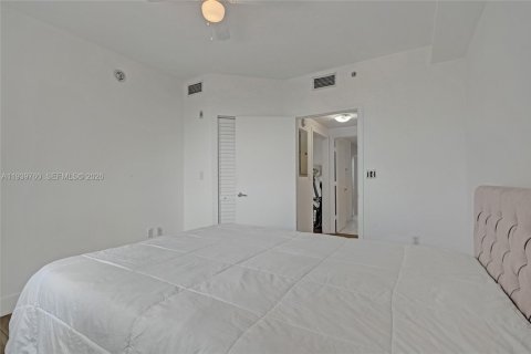 Condo in Aventura, Florida, 2 bedrooms  № 1997056 - photo 29
