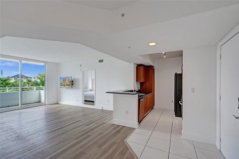 Condo in Aventura, Florida, 2 bedrooms  № 1997056 - photo 7