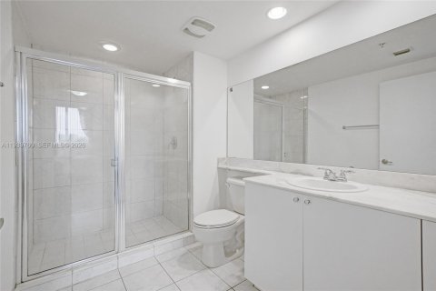 Condo in Aventura, Florida, 2 bedrooms  № 1997056 - photo 24