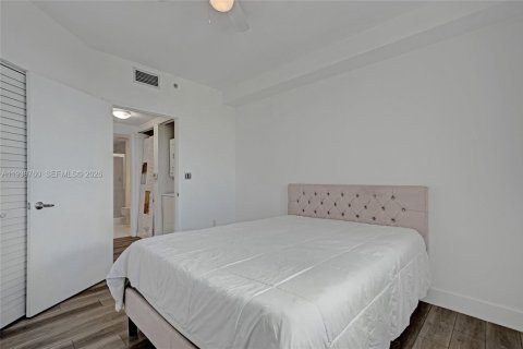 Condo in Aventura, Florida, 2 bedrooms  № 1997056 - photo 30