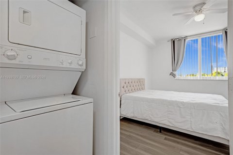 Condo in Aventura, Florida, 2 bedrooms  № 1997056 - photo 26