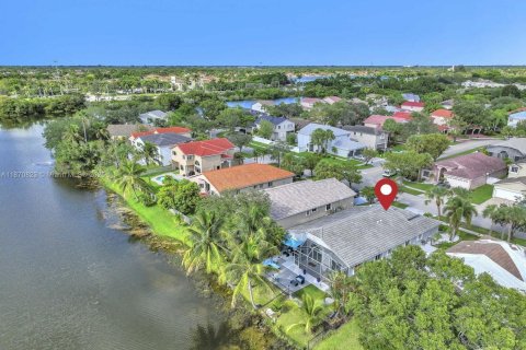 Casa en venta en Pembroke Pines, Florida, 4 dormitorios, 212.56 m2 № 1898184 - foto 6