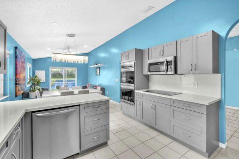 Casa en venta en Pembroke Pines, Florida, 4 dormitorios, 212.56 m2 № 1898184 - foto 12