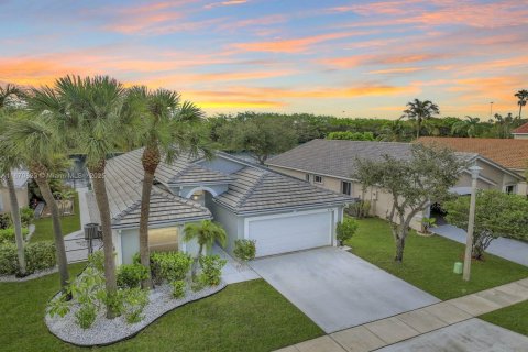 Casa en venta en Pembroke Pines, Florida, 4 dormitorios, 212.56 m2 № 1898184 - foto 5