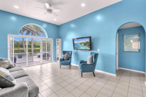Casa en venta en Pembroke Pines, Florida, 4 dormitorios, 212.56 m2 № 1898184 - foto 8