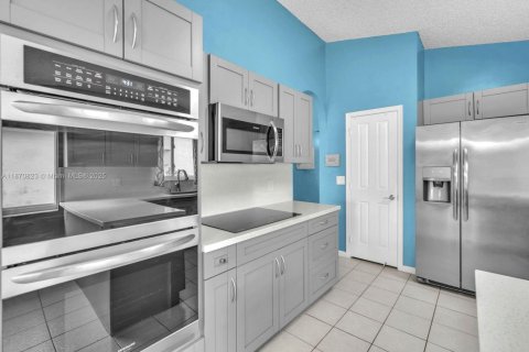 Casa en venta en Pembroke Pines, Florida, 4 dormitorios, 212.56 m2 № 1898184 - foto 14