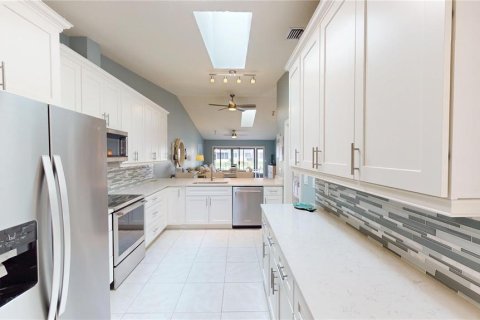 Villa ou maison à vendre à Punta Gorda, Floride: 3 chambres, 147.06 m2 № 1718051 - photo 13