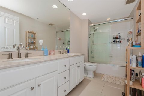 Copropriété à vendre à Miami, Floride: 2 chambres, 102.84 m2 № 2173038 - photo 12